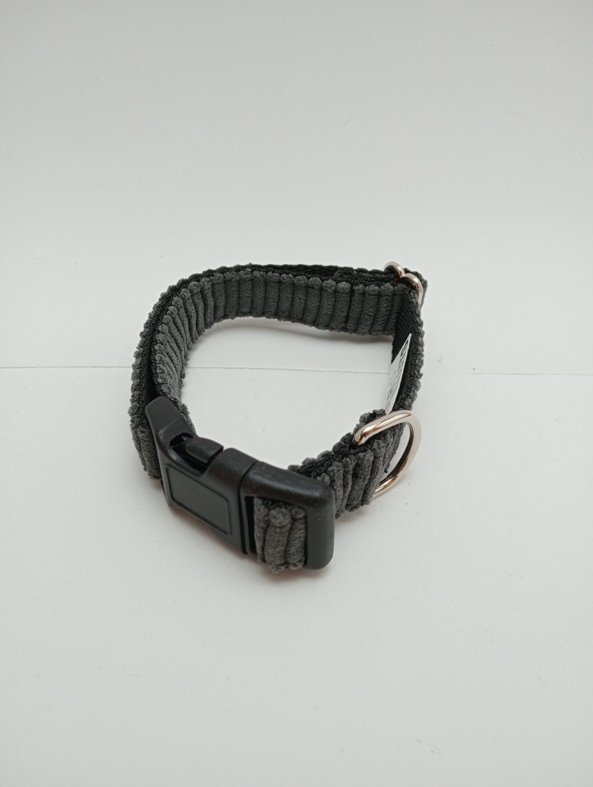 Collar Click Artesanal Pana Gris - Imagen 3