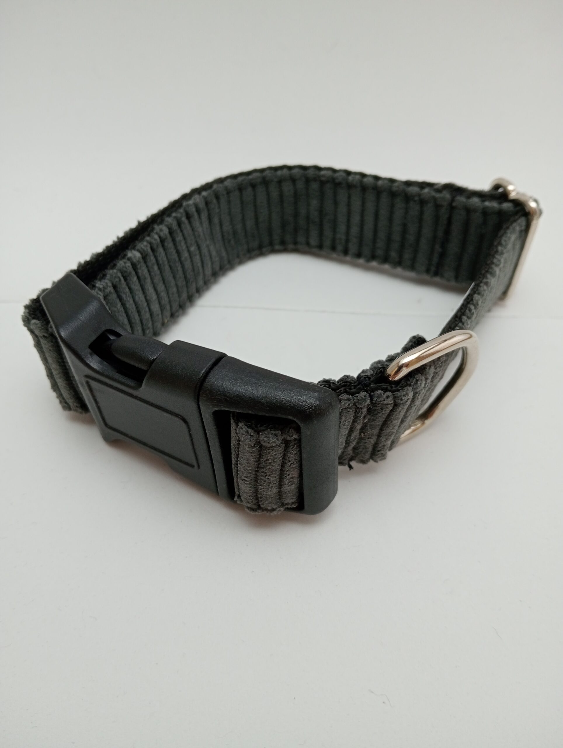 Collar Click Artesanal Pana Gris - Imagen 2