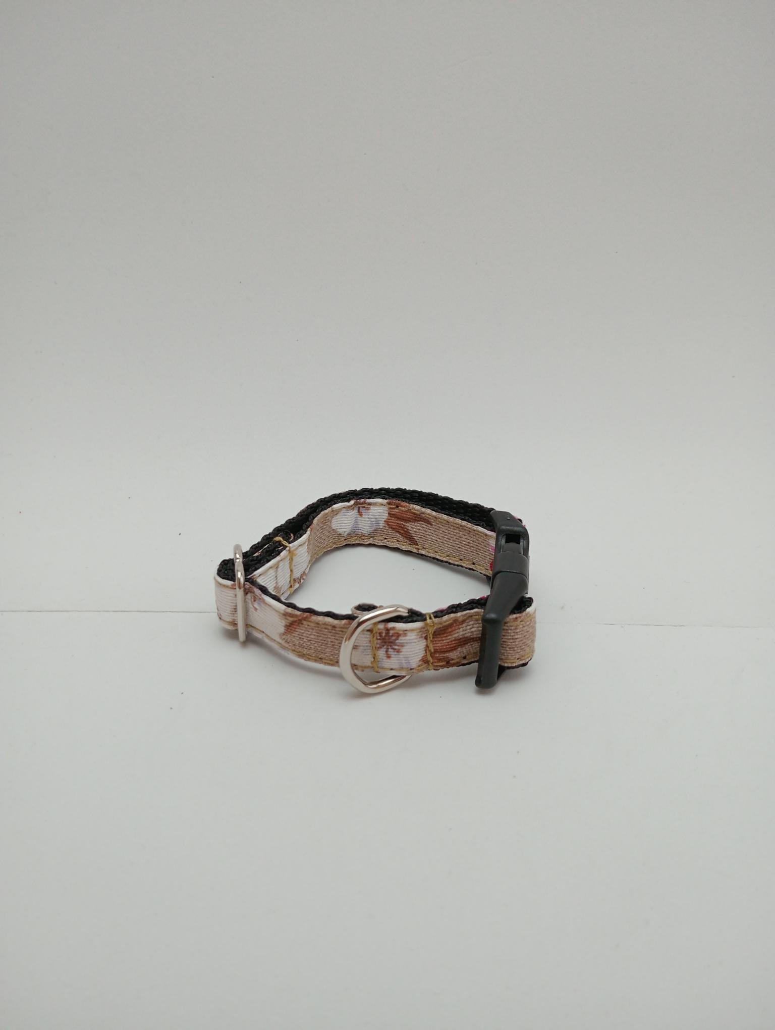 Collar Click Artesanal Flor de Cerezo Japonés - Imagen 4